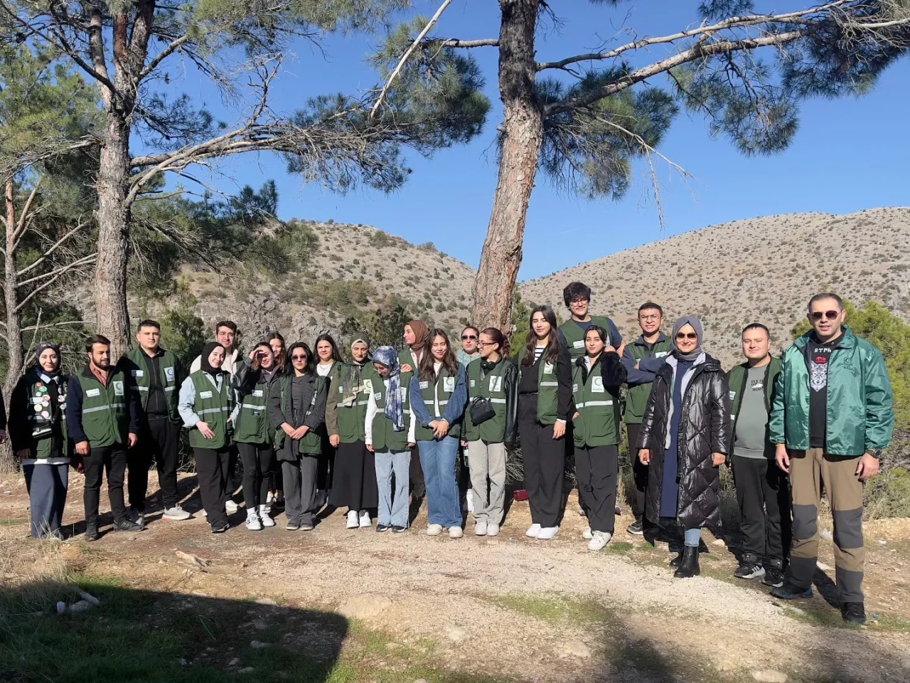 Amasya Üniversitesi Öğrencilerinden “Doğadan İlham” Yürüyüşü