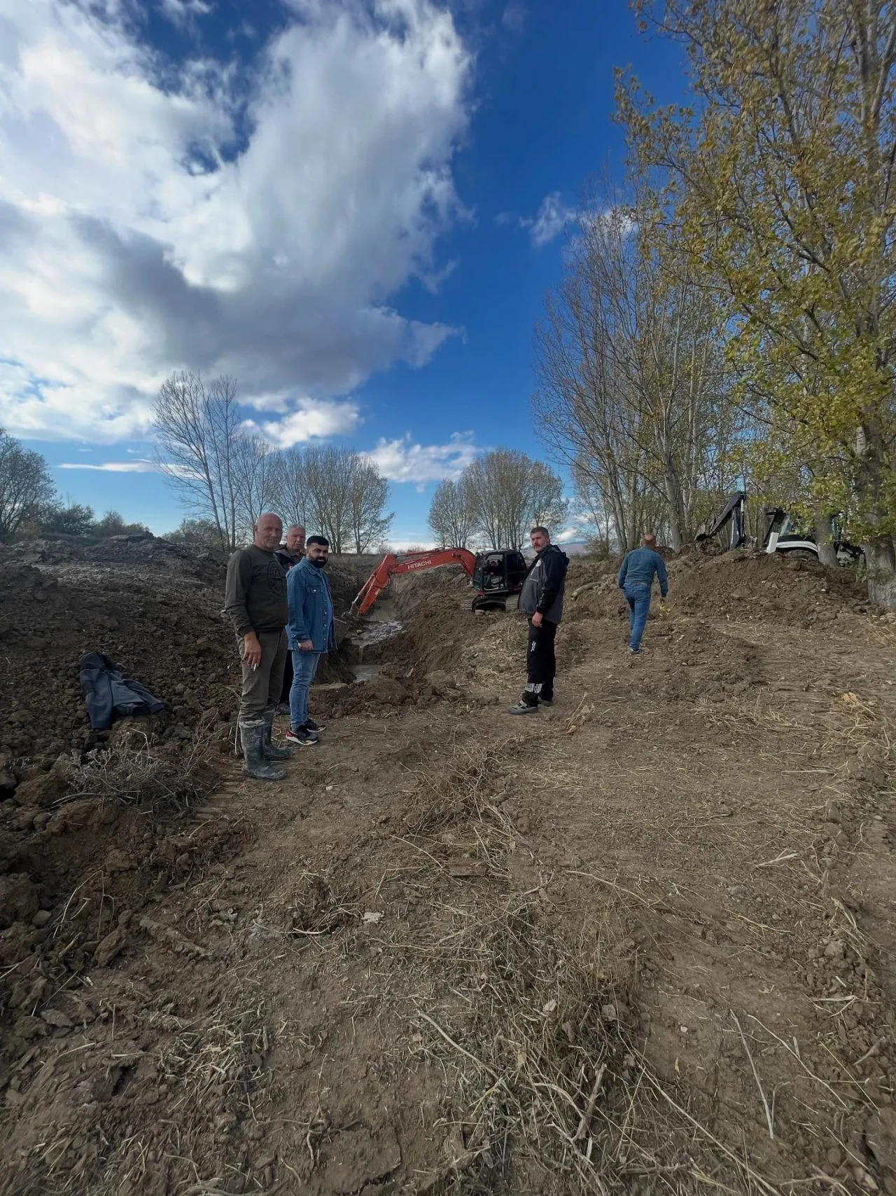 KIŞ ÖNCESİ KÖYLERDE HUMMALI ÇALIŞMA