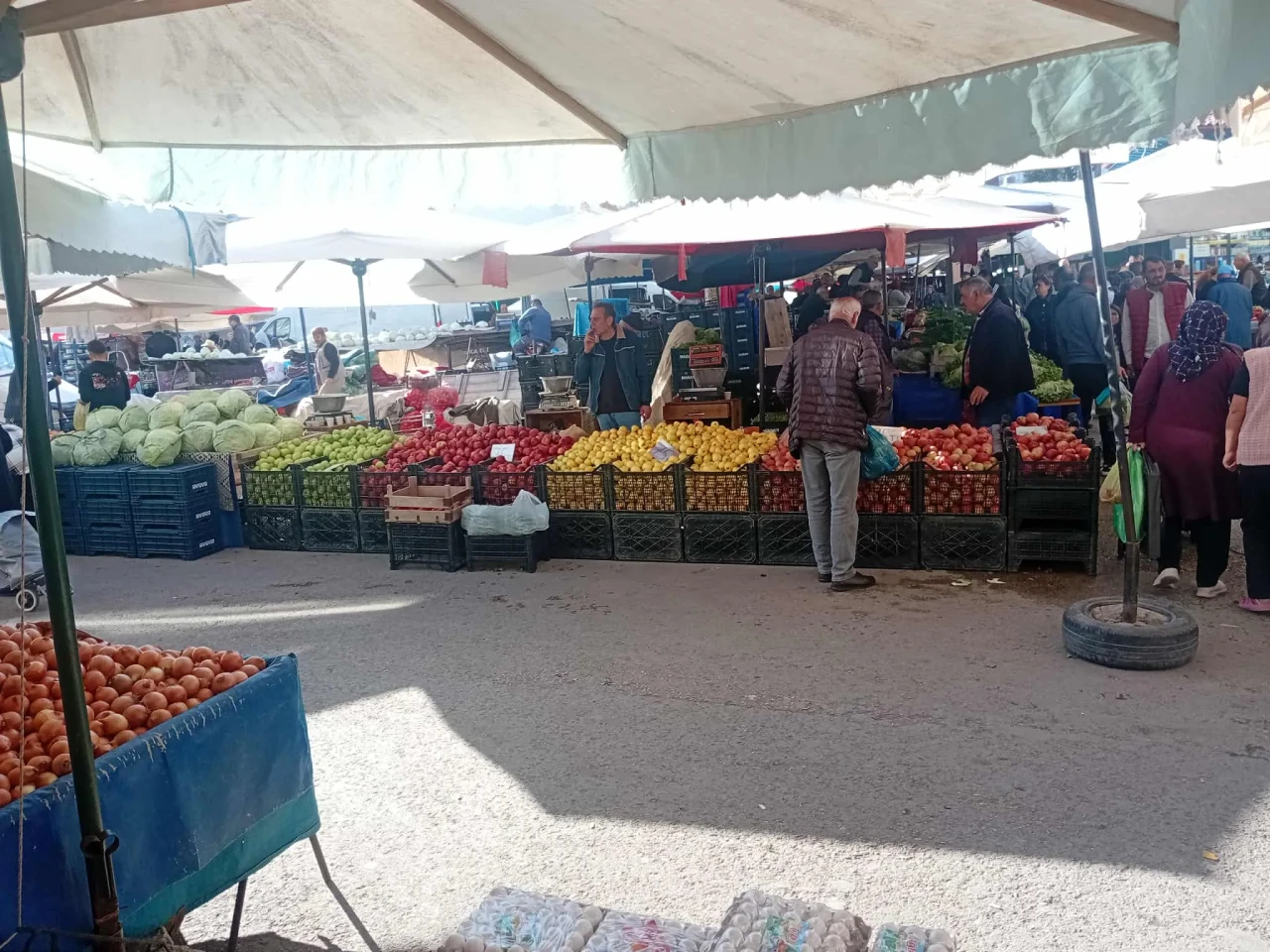 Merzifon Pazarı’nda Yoğun İlgi, Fiyatlarda İstikrar Devam Ediyor