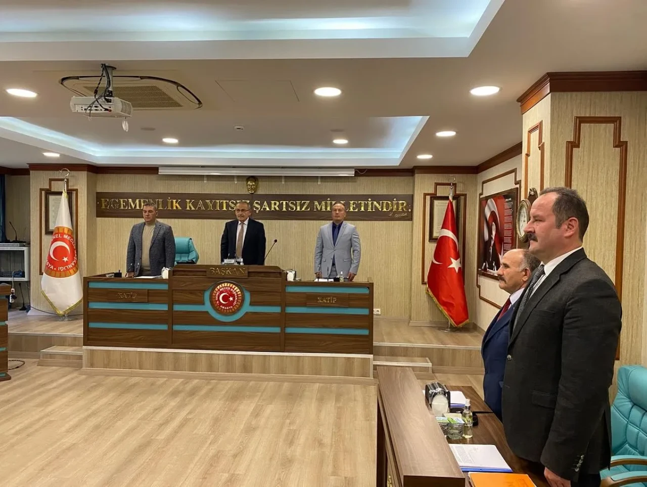 İl Genel Meclis Üyeleri Toplantı Öncesi Ata’yı Andı