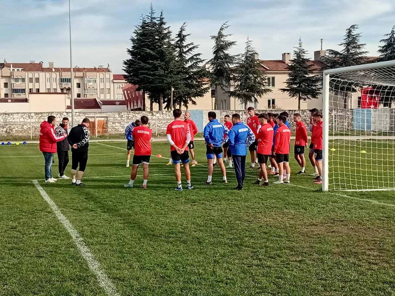 Başkan Çayan, Futbolcularla Toplantı Yaptı