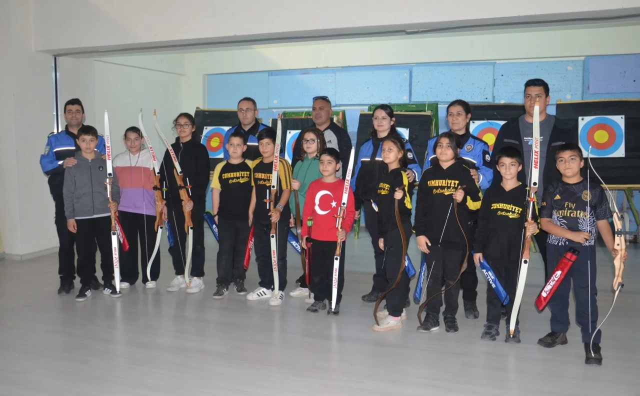 Amasya Emniyeti’nden Dezavantajlı Çocuklara Okçuluk Eğitimi Desteği