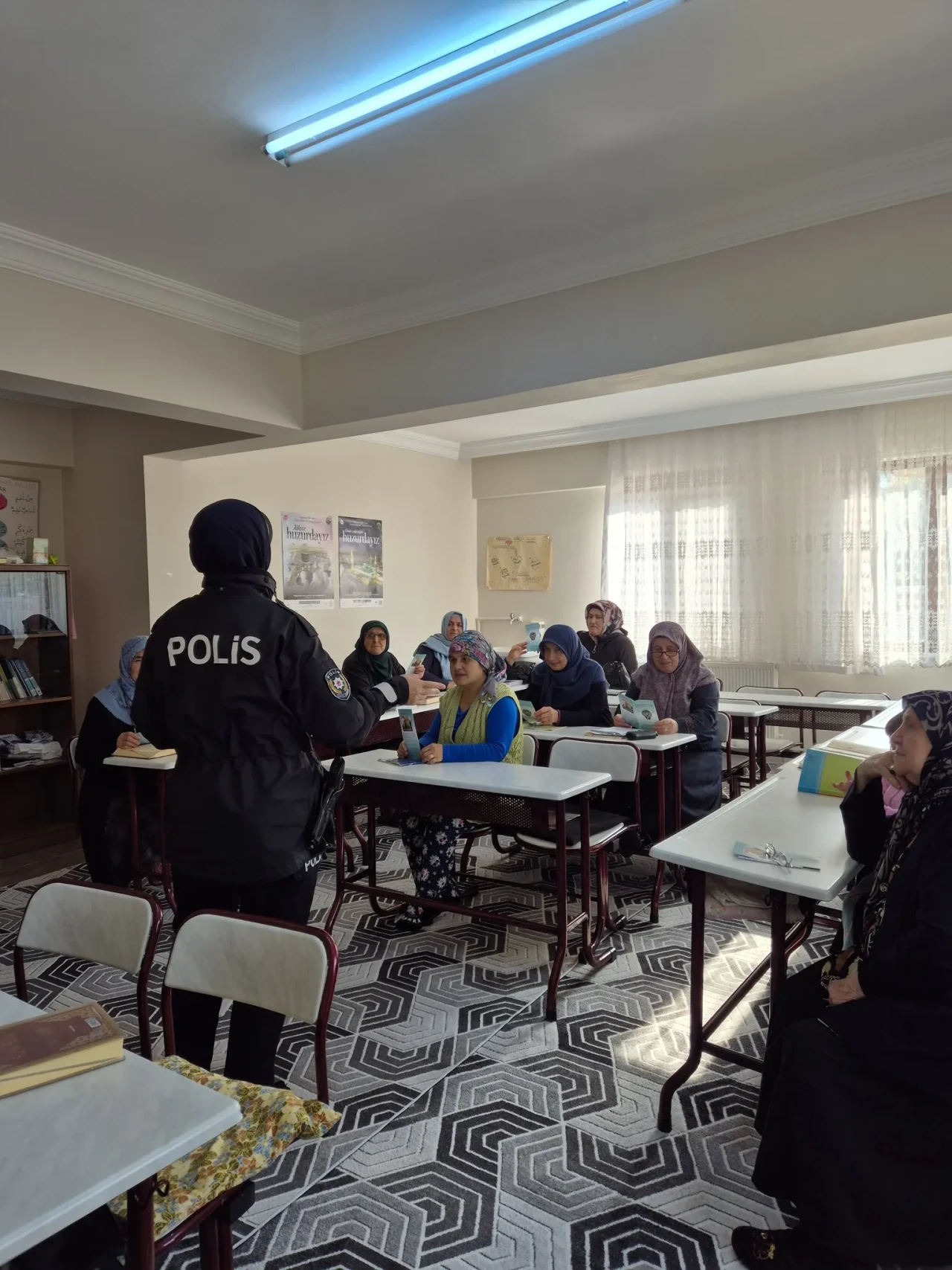 Hamamözü’nde Dolandırıcılıkla Mücadele İçin Bilgilendirme