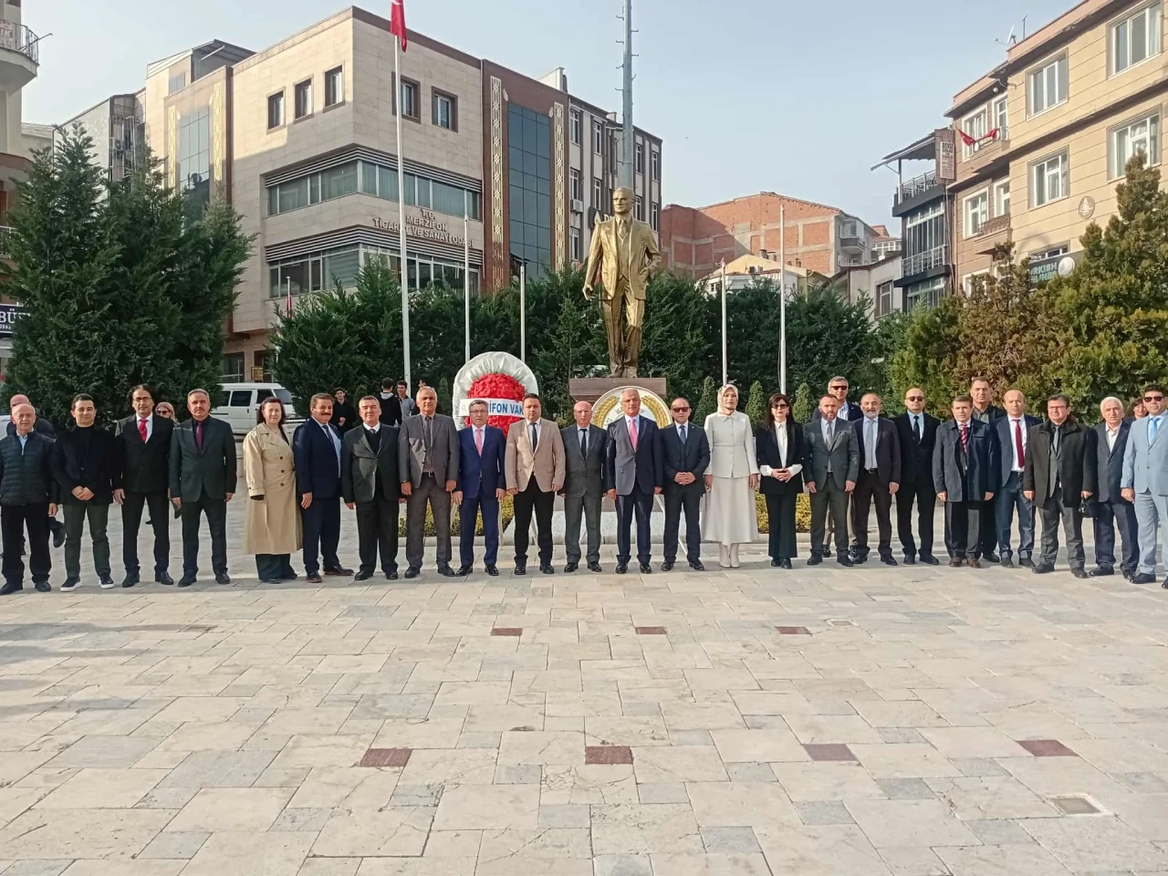 Öğretmenler ‘Başöğretmen’in Huzurunda