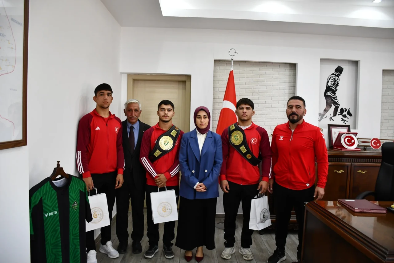 Kaymakamdan Dünya Şampiyonlarına Tebrik