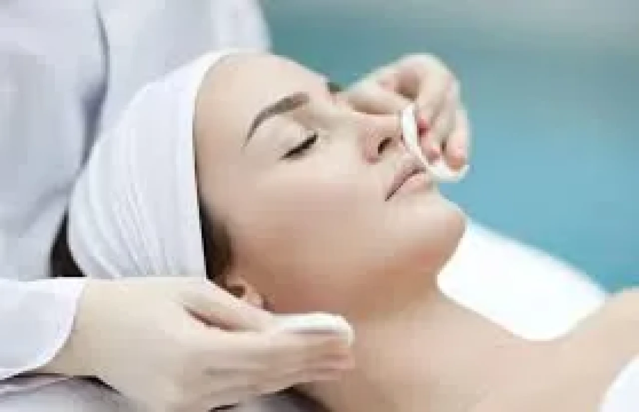 Kadınlarda Günlük Yüz Bakımının Önemi Artıyor