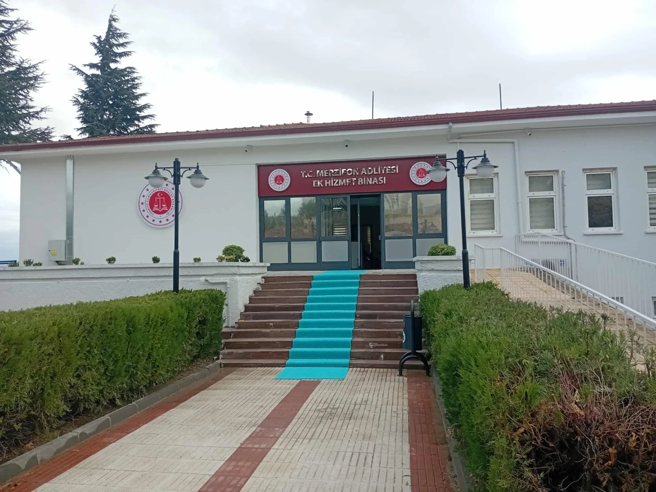 Vatandaş İlk Olarak Ana Binaya Gidiyor!