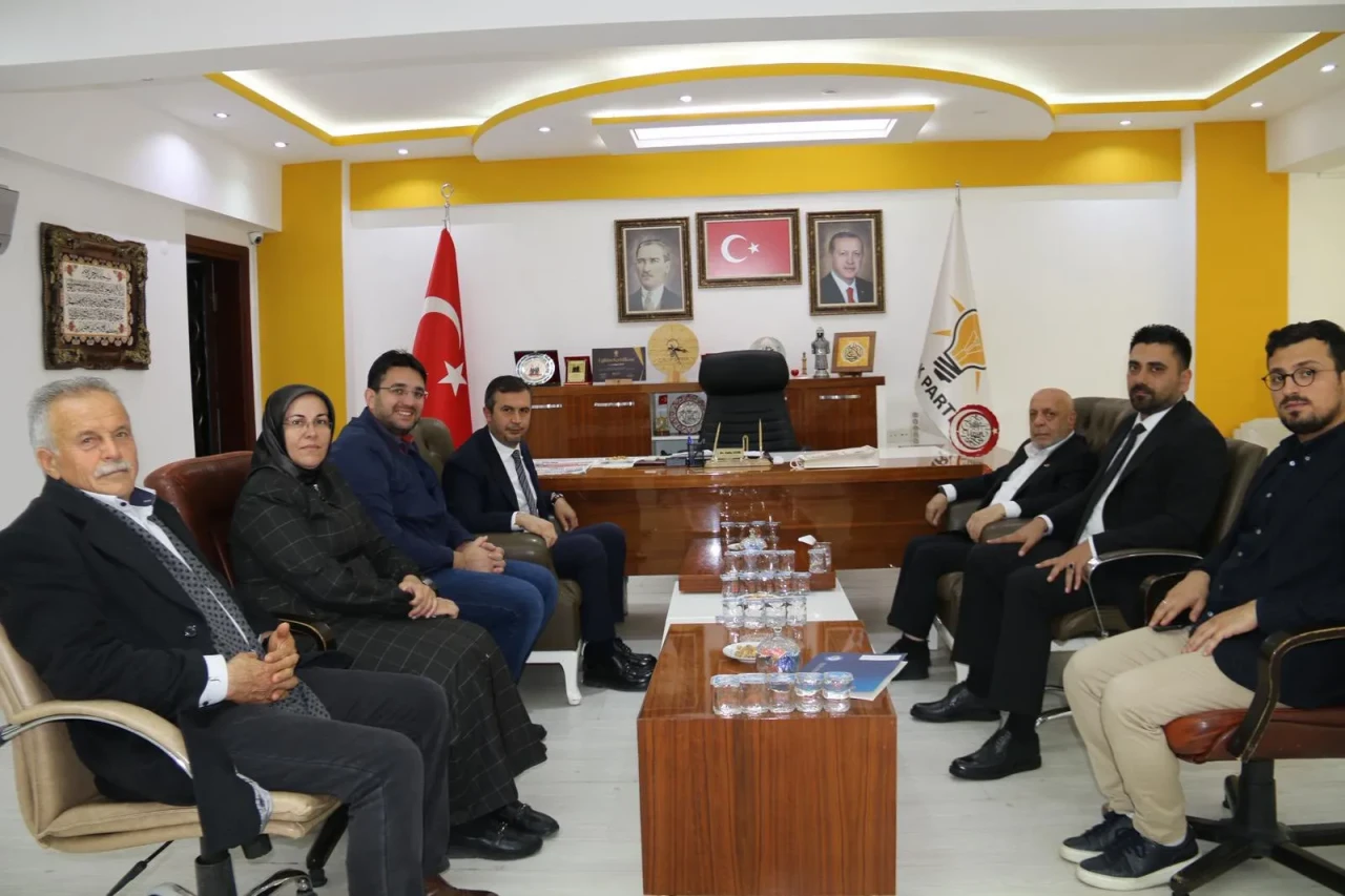 HAK-İŞ’TEN AK PARTİ İL BAŞKANLIĞINA ZİYARET