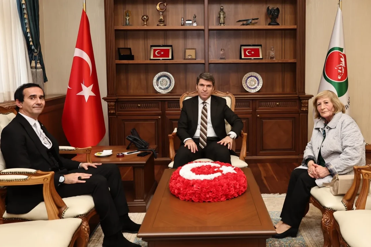 Amasya Valisi Önder Bakan’a Anlamlı Ziyaretler