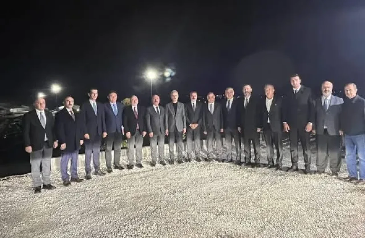 BAKAN URALOĞLU HIZLI TREN İNŞAATI ÇALIŞMALARINI YERİNDE İNCELEDİ