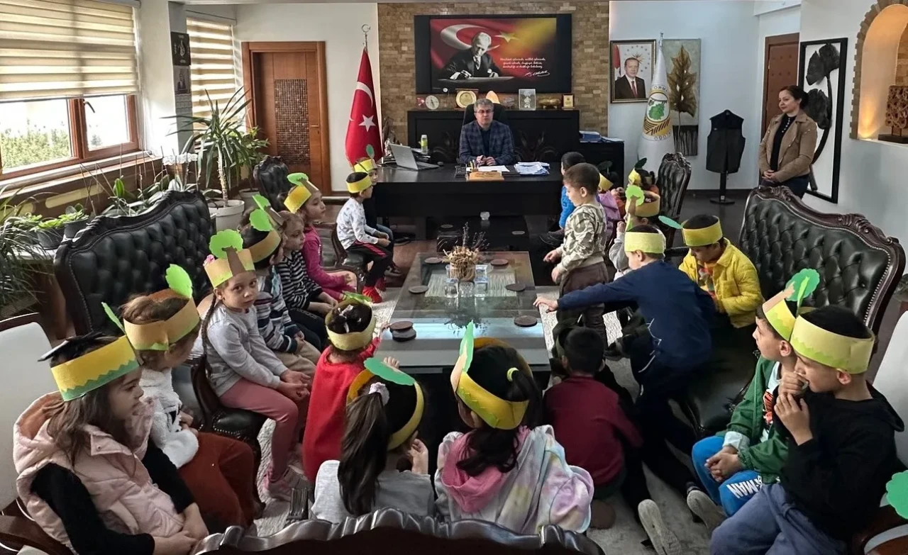 Minik Öğrencilerden Orman Bölge Müdürlüğü’ne Ziyaret