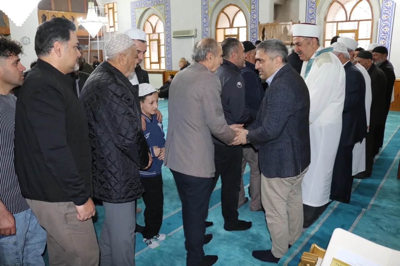 Karaaslan’dan Bayramda Birlik ve Huzur Vurgusu