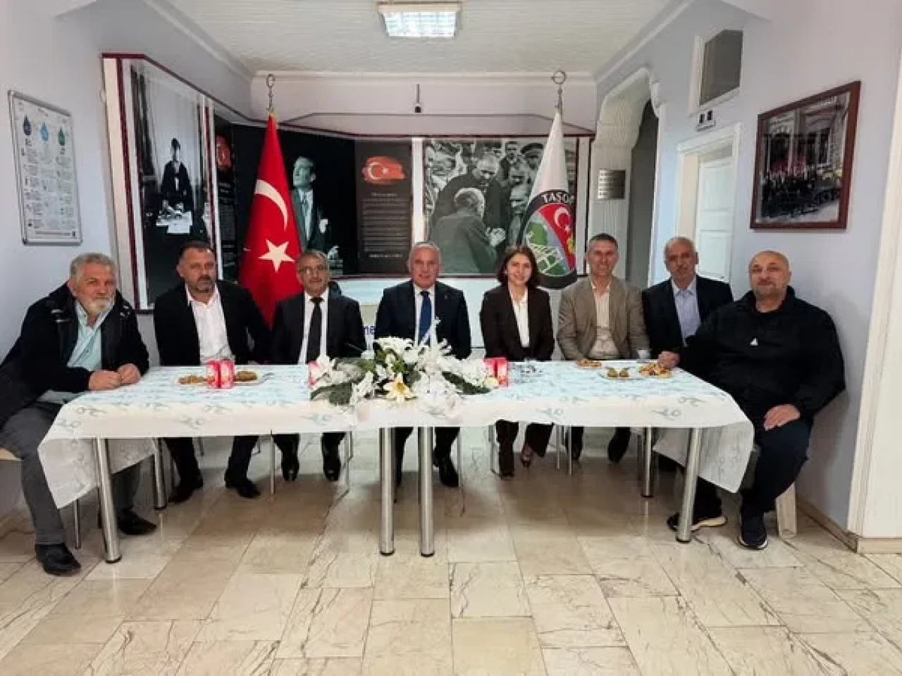 Başkan Özalp Vatandaşlarla Bayramlaştı