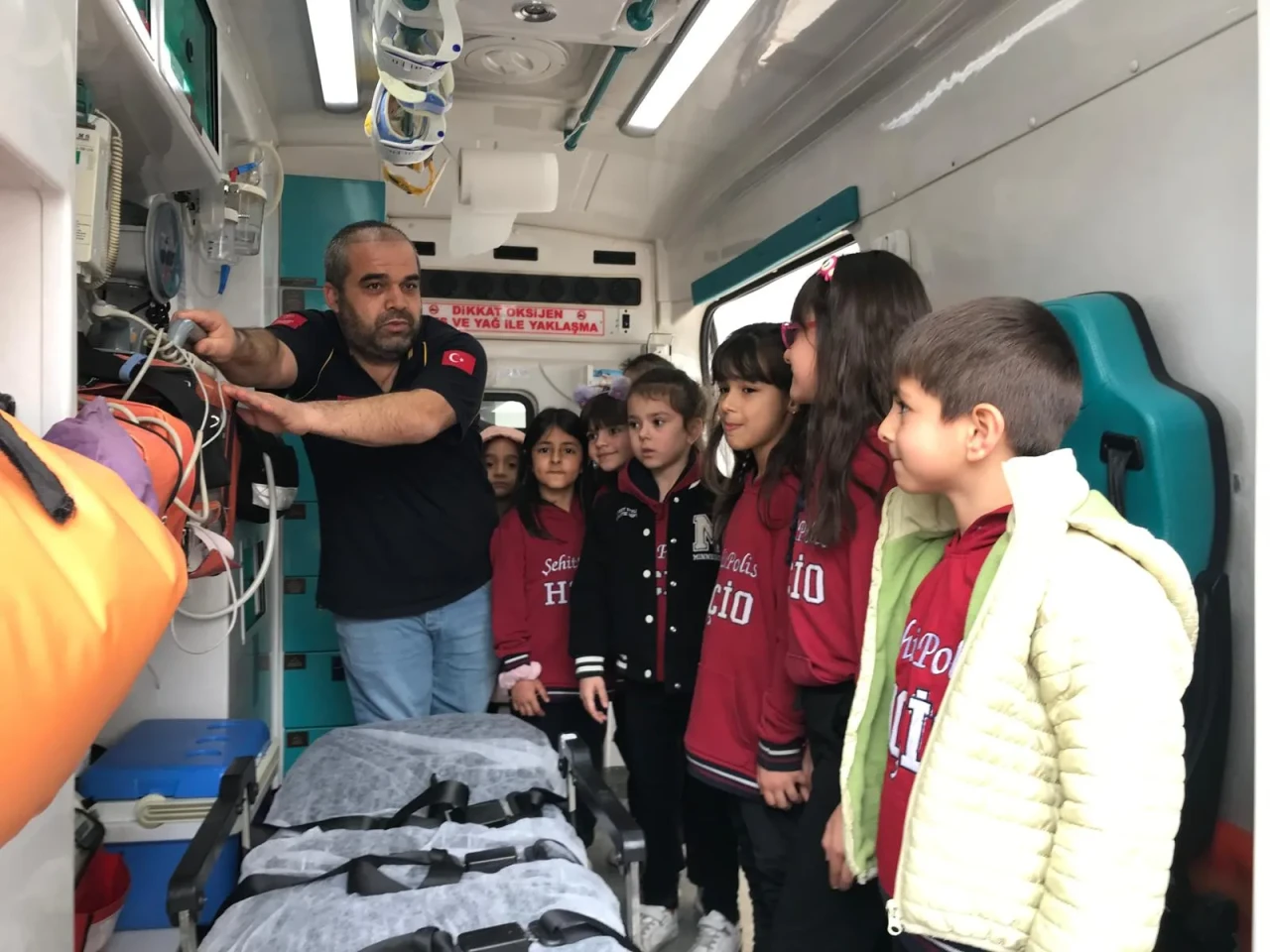 Yaşama Yol Ver: Gençlere Acil Sağlık Mesajı!