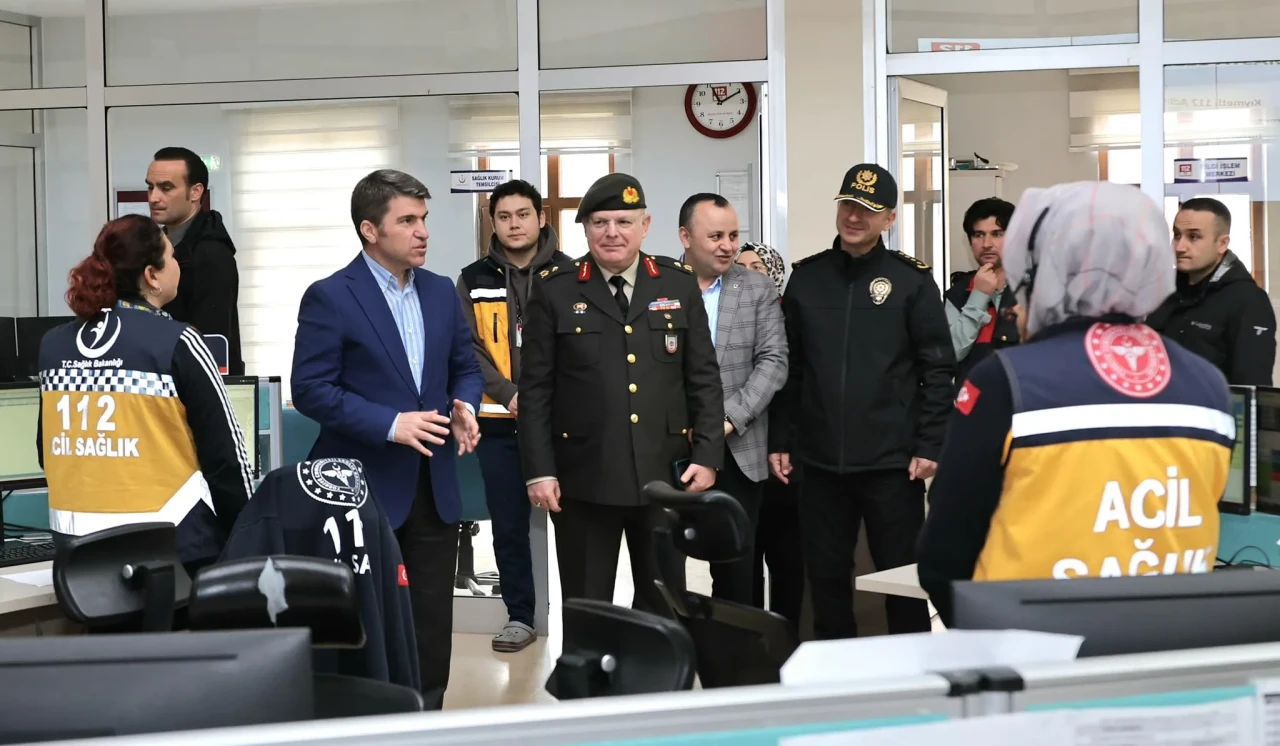 Vali Önder Bakan’dan 112, Zabıta ve İtfaiyeye Bayram Ziyareti