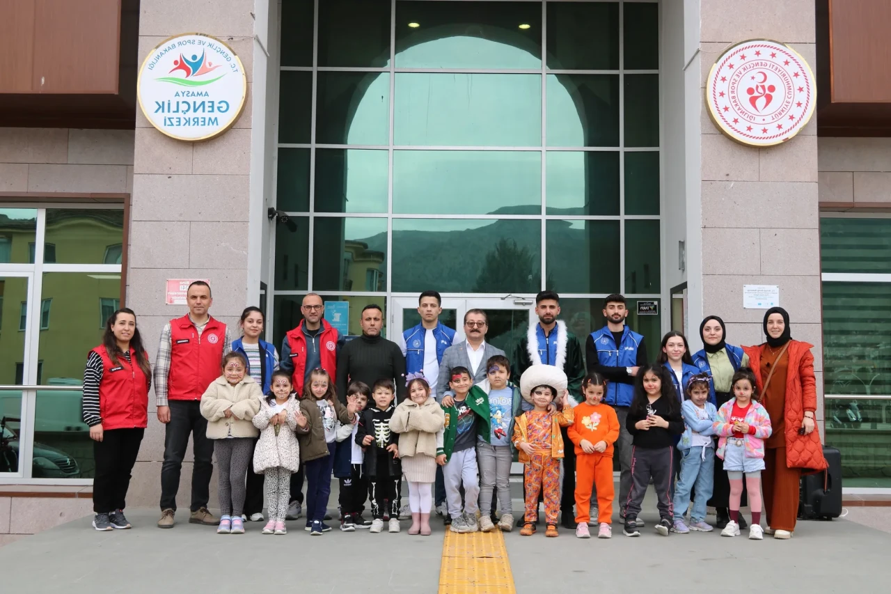 Amasya’da Minik Kalplere Gençlik Dokunuşu