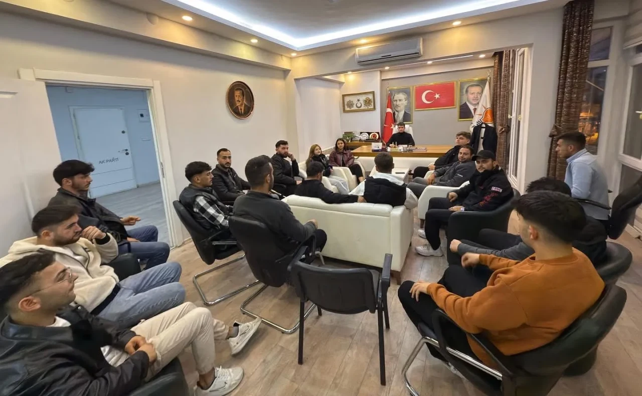 AK Parti Merzifon İlçe Gençlik Kolları Toplantısı Gerçekleştirildi