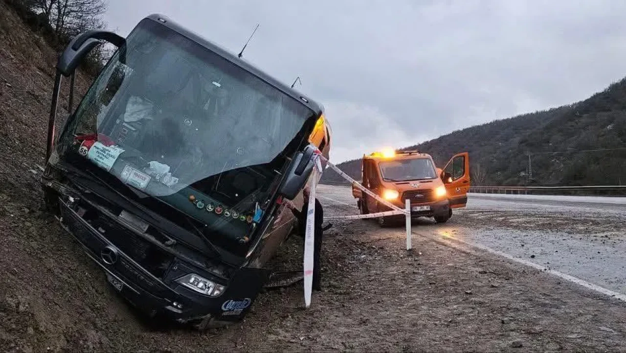 ÇORUM’DA OTOBÜS KAZASI: 24 YARALI!