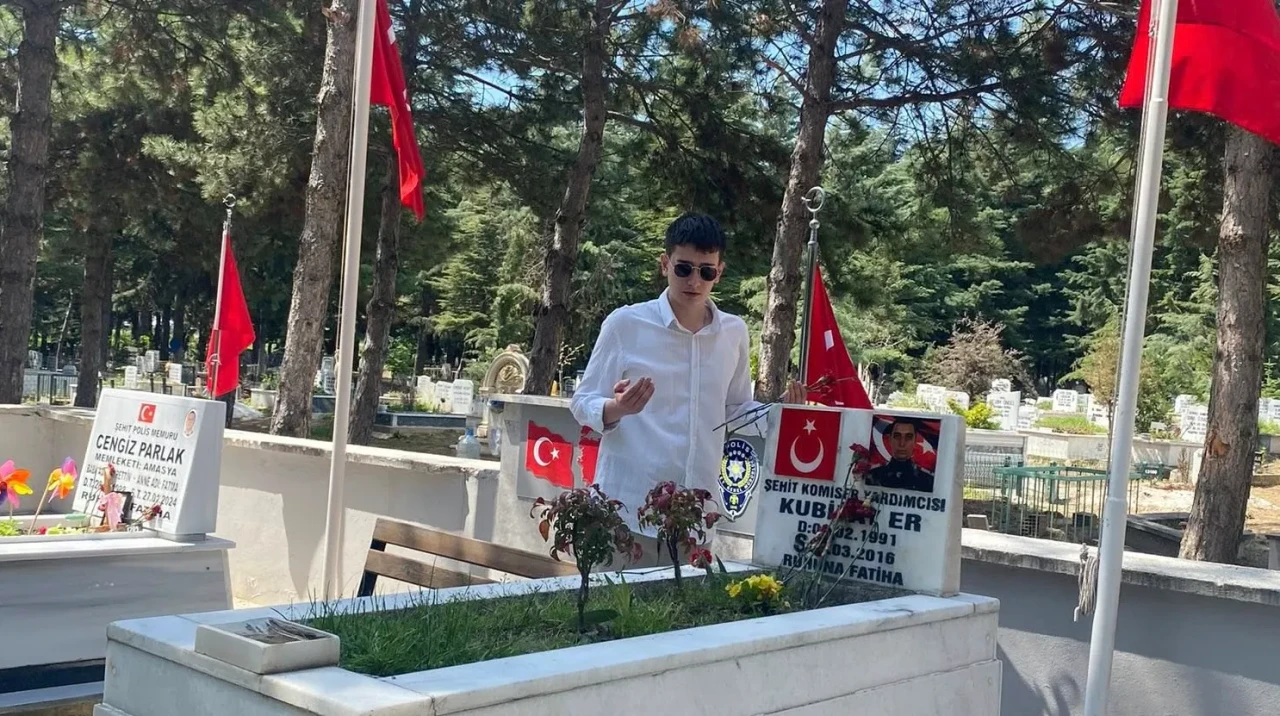 AK Parti Gençliği'nden Vatan Nöbetine Saygı Duruşu!