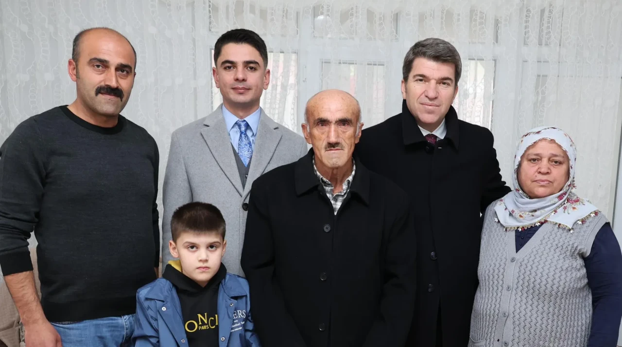 Vali Bakan’dan Şehit Ailesine Vefa Ziyareti