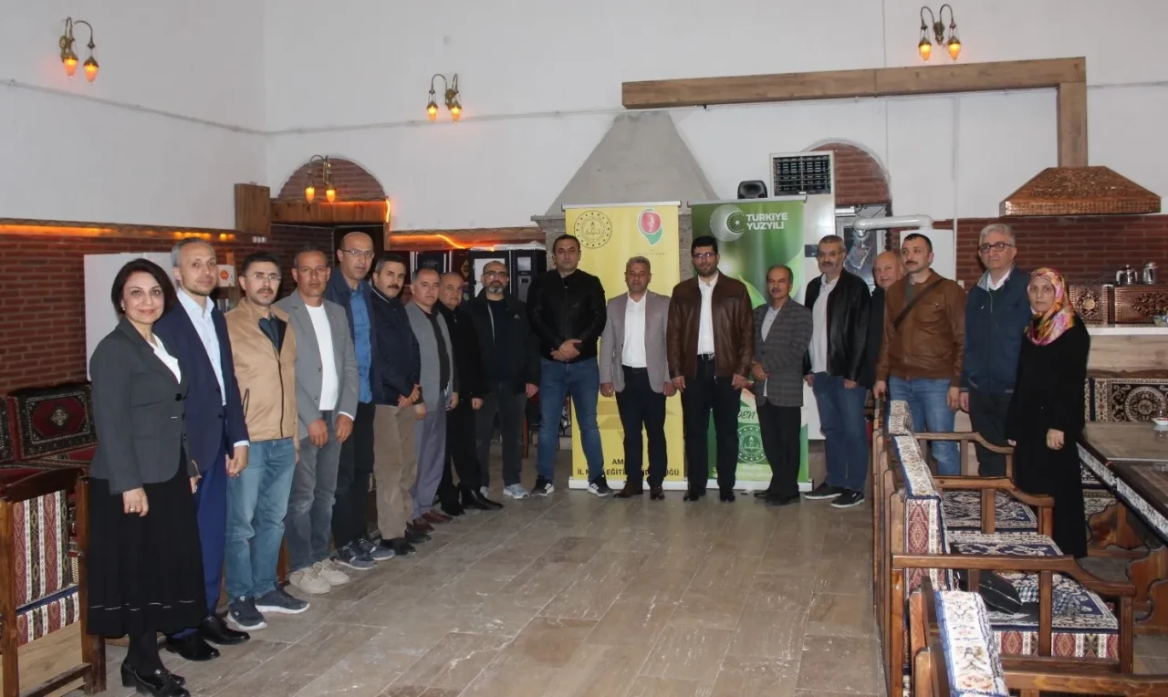 Sözün Hikmetiyle Sanatın Buluştuğu An: Öğretmen Akademisi’nde “Hadis Edebiyatı” Söyleşisi Gerçekleştirildi