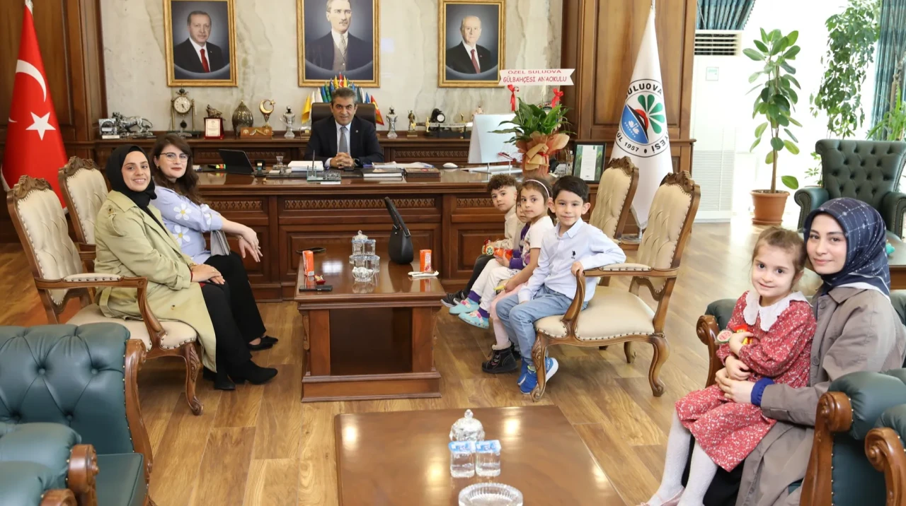 Miniklerden Başkan Uzun’a 23 Nisan Daveti!