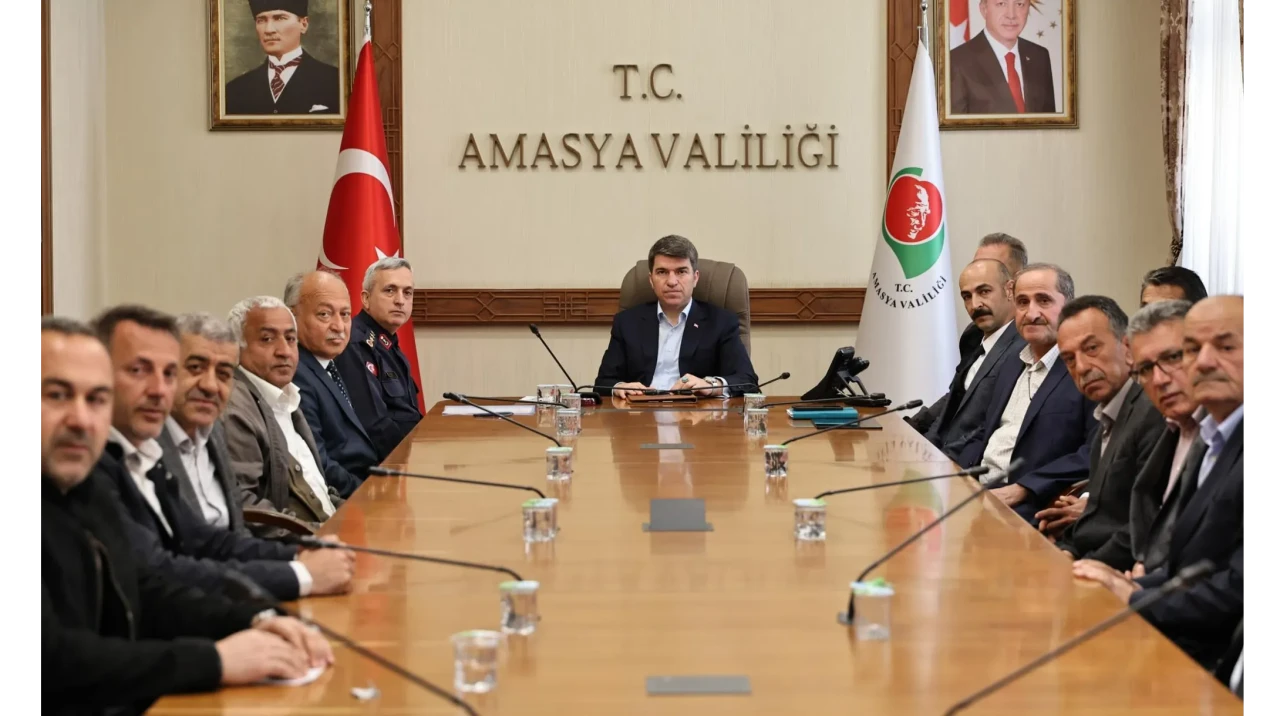 Amasya Muhtarları Vali Bakan’la Buluştu