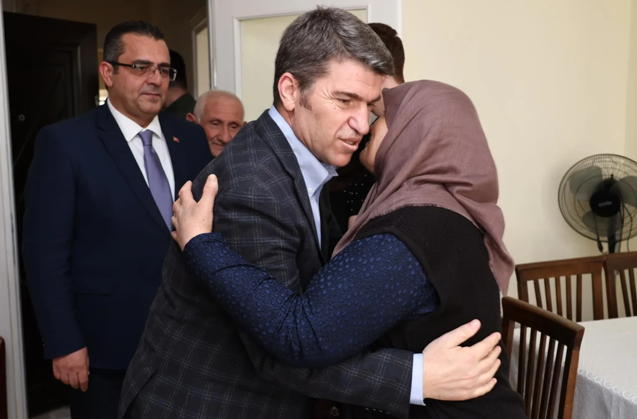 Önder Bakan’dan Gönüllere Dokunan Bayramlaşma