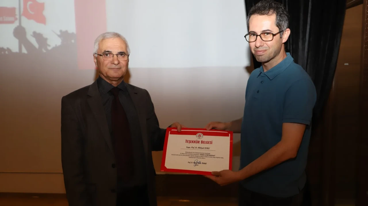 Amasya Üniversitesi'nde "Atatürk ve Millî Hâkimiyet" Konulu Konferans Düzenlendi
