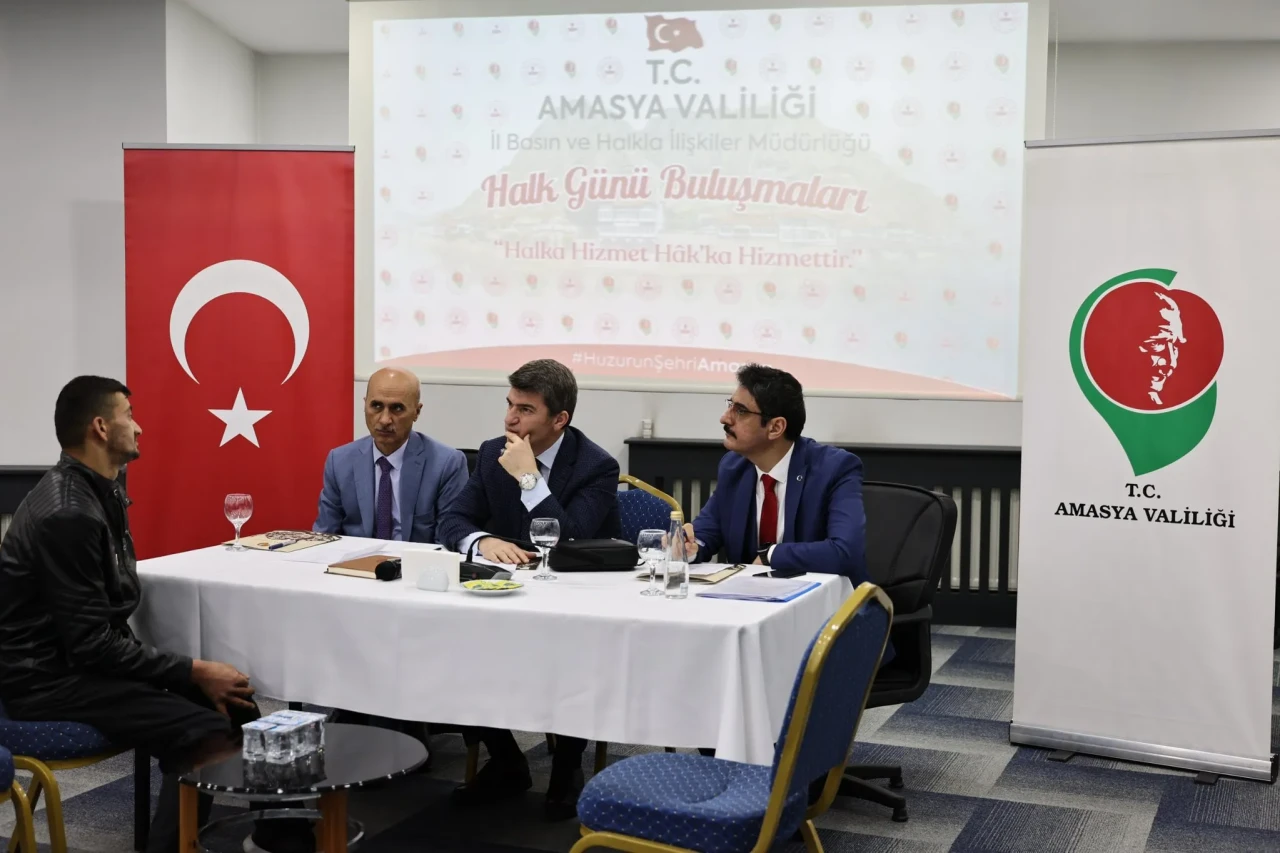 Vali Önder Bakan Halk Günü Toplantısı’nda Vatandaşları Dinledi
