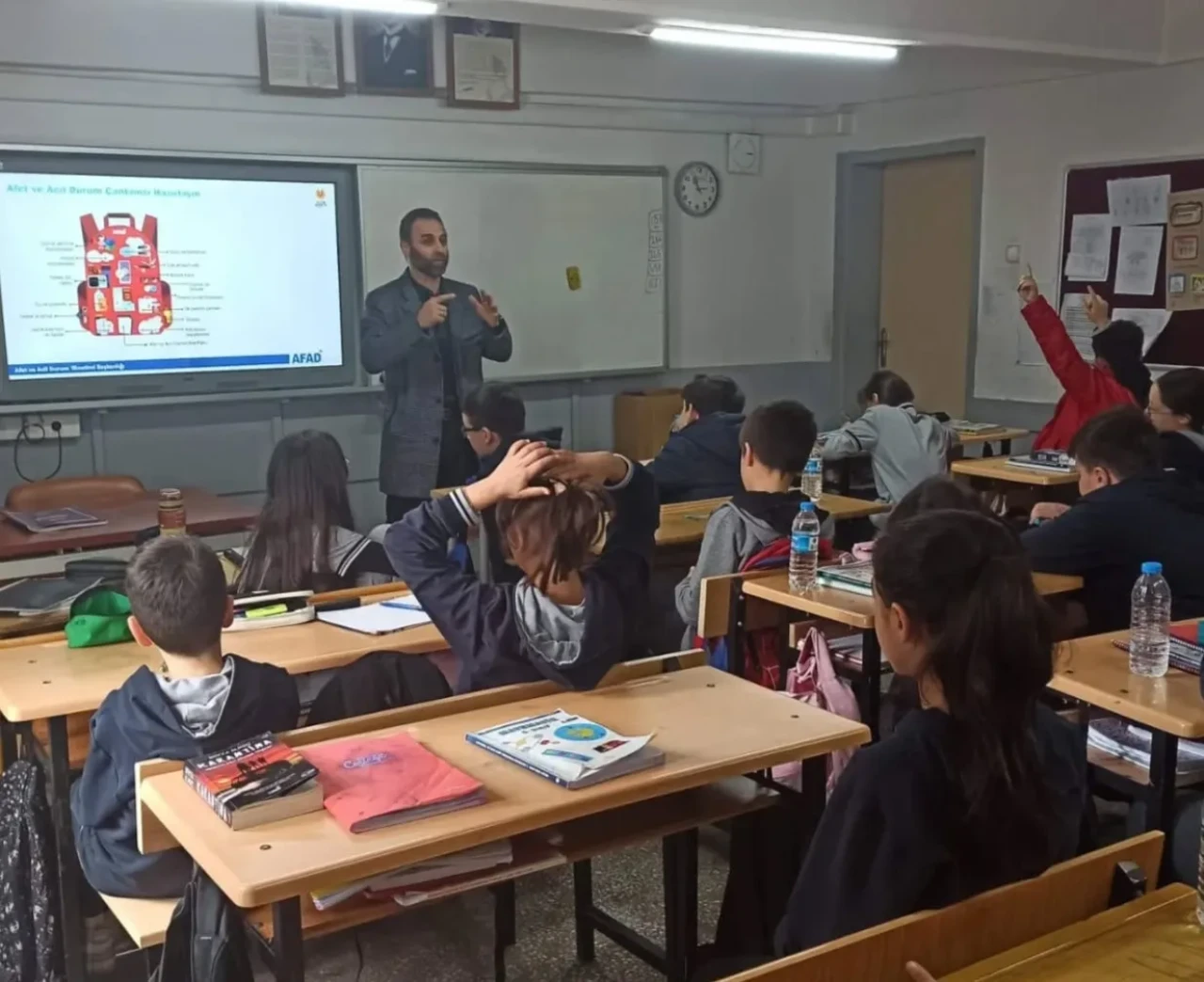 Merzifon Müftülüğü’nden Gençlere Afet Farkındalığı: Okullarda AFAD Eğitimi Verildi