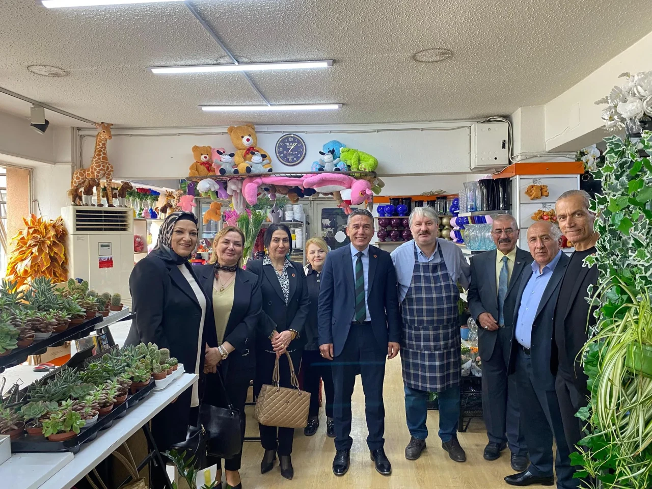 MHP Amasya’dan Esnafa Bayram Kutlaması