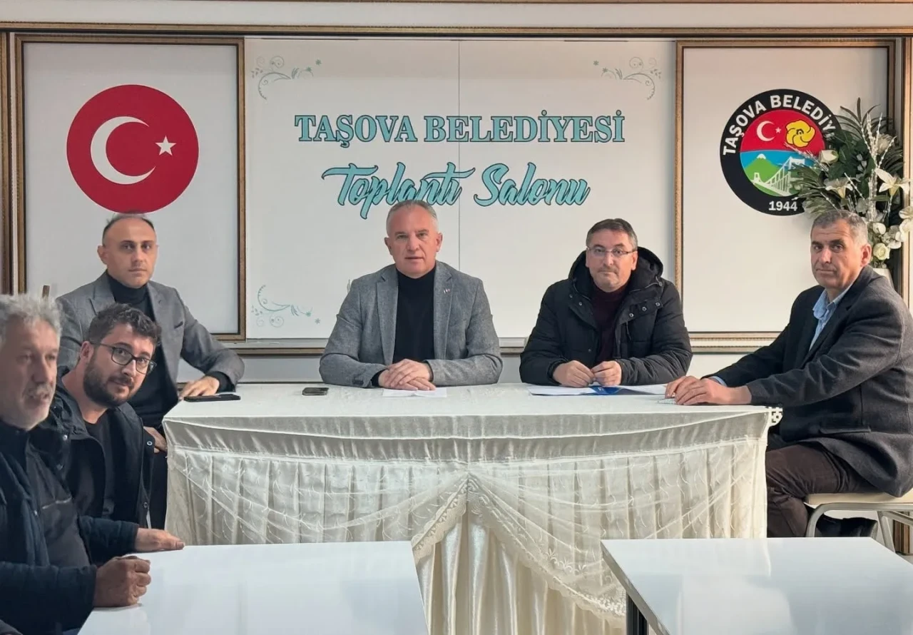 Taşova’da Başkan Özalp Operatörlerle Bir Araya Geldi