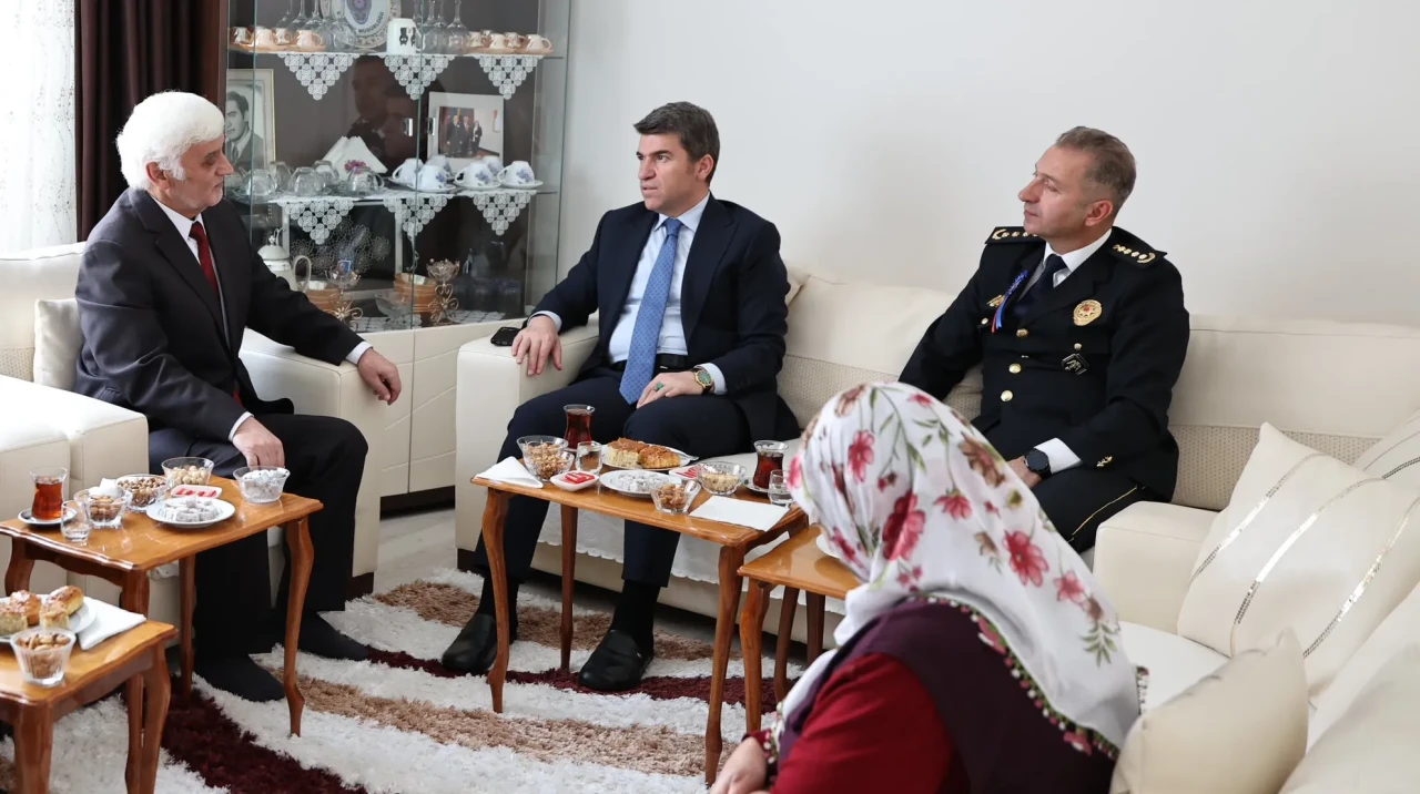 Vali Önder Bakan, Emniyetin Emektarını Unutmadı