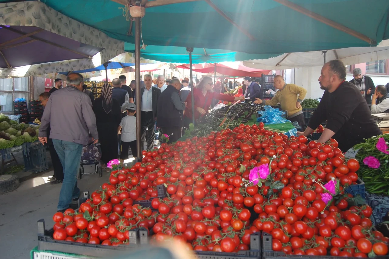 Tezgahlar şenlendi fiyatlar aynı kaldı