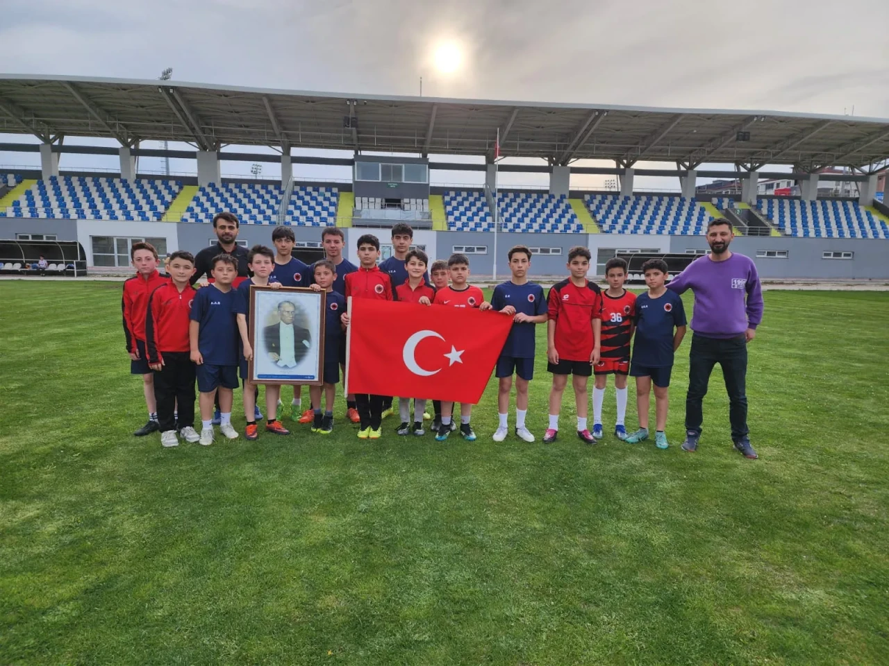 Genç Sporcular Bayramlarını Kutladı