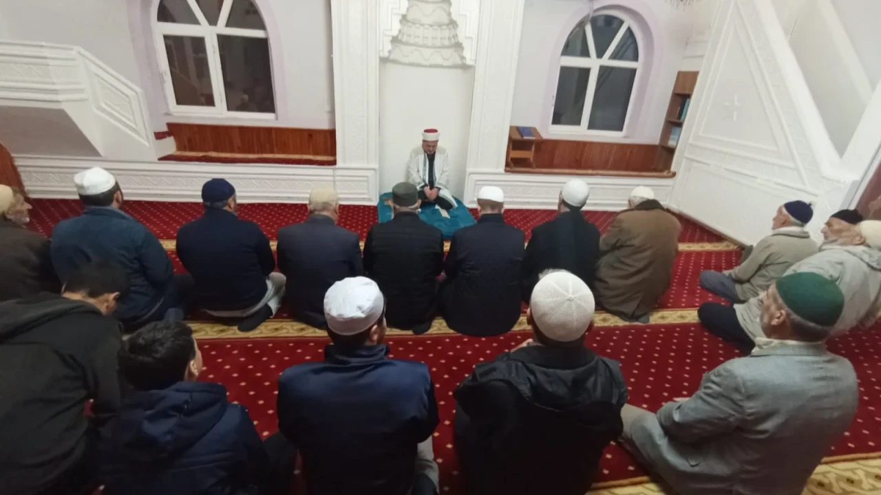 Cevizdibi Camii’nde Gençlerle Anlamlı Sabah Namazı Buluşması
