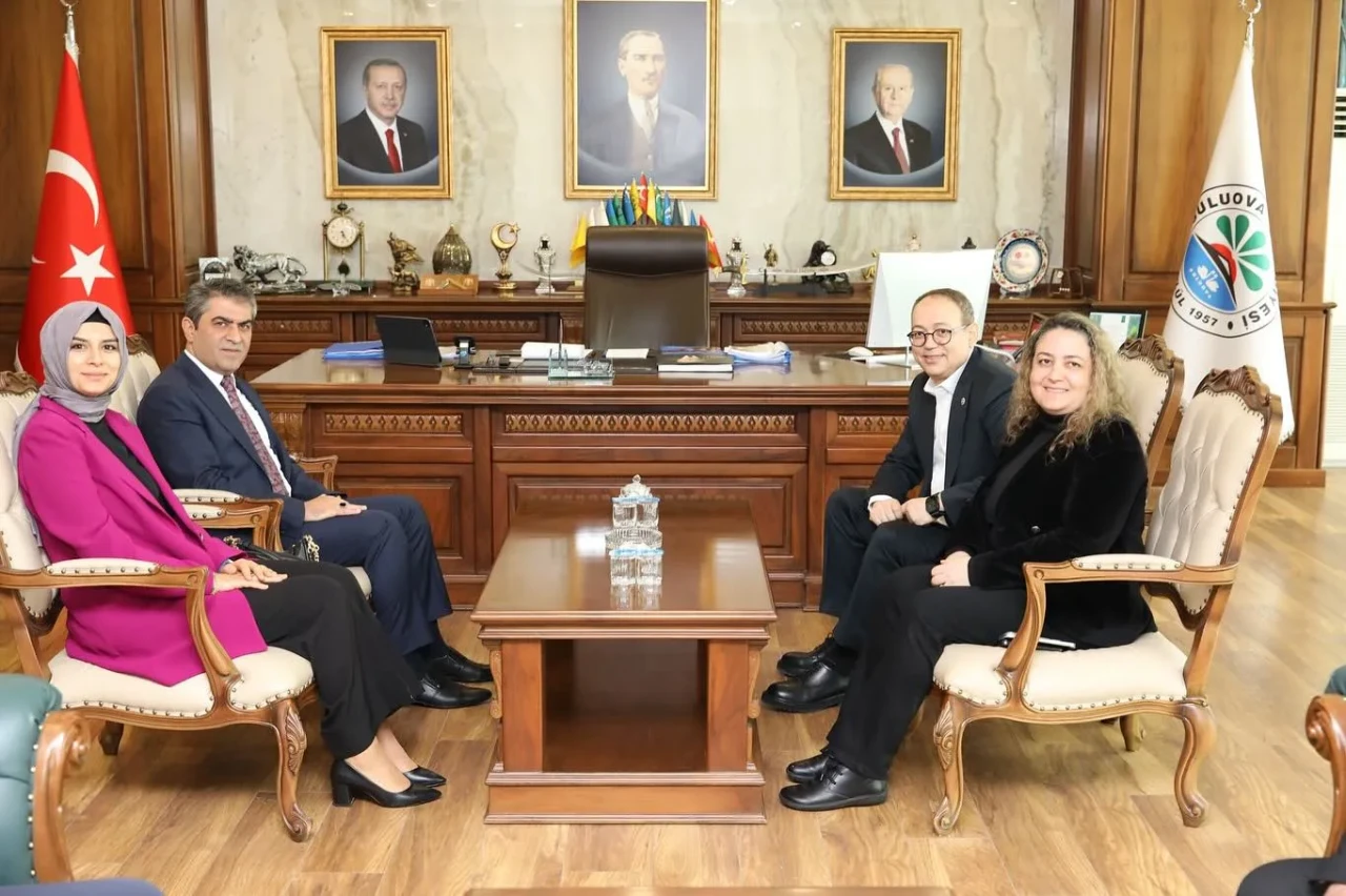 Prof. Dr. Topsakal’dan Başkan Uzun’a Ziyaret