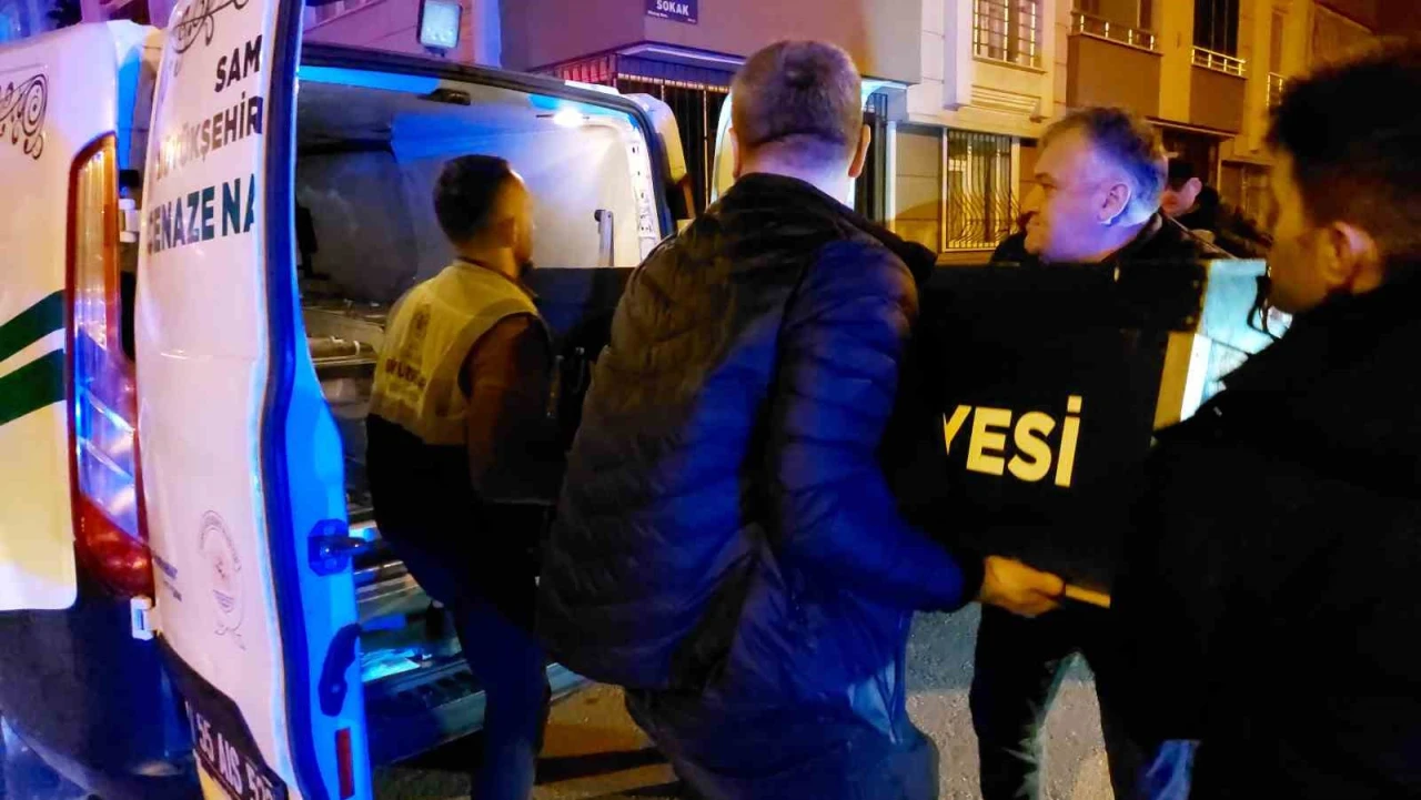 Koca dehşeti: Eşini sokak ortasında öldürdü