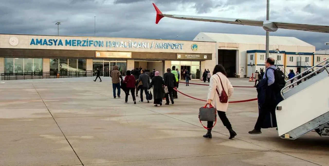 Amasya Merzifon Havalimanı Nisan Ayında 12.602 Yolcuya Hizmet Verdi