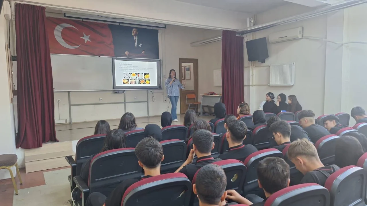 Amasya Sağlıklı Hayat Merkezi’nden Öğrencilere Sağlıklı Yaşam Eğitimi