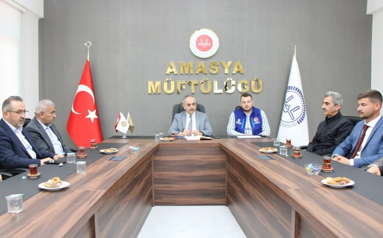 Amasya’da Vekaletle Kurban Organizasyonu İçin Din Görevlileriyle Toplantı Yapıldı
