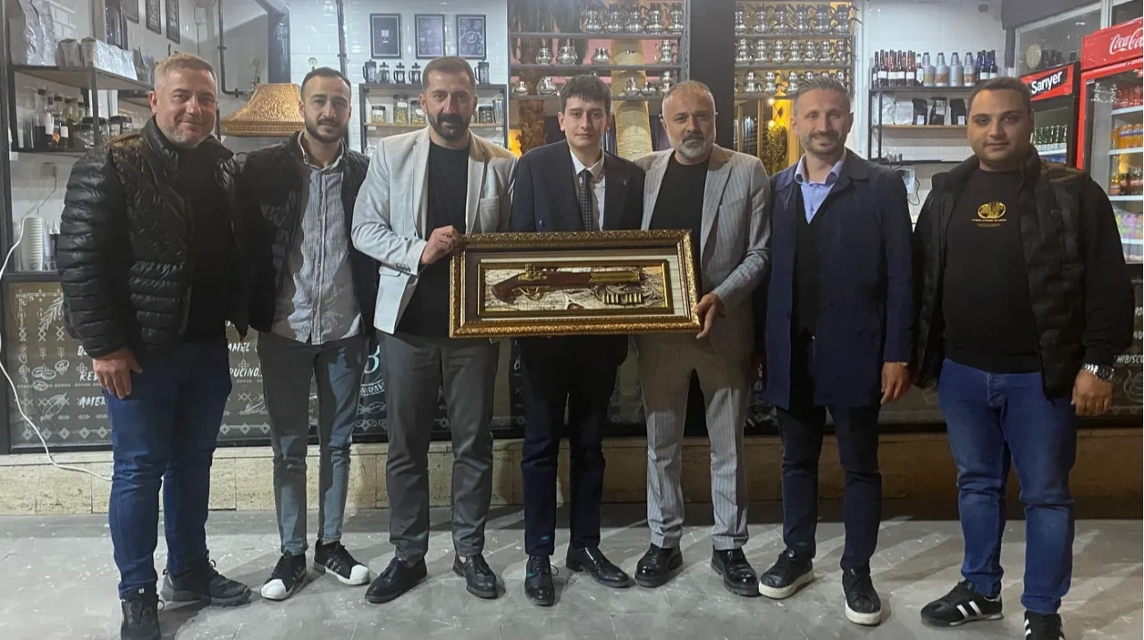AK Gençlik’ten Girişimcilere Hayırlı Olsun Ziyareti