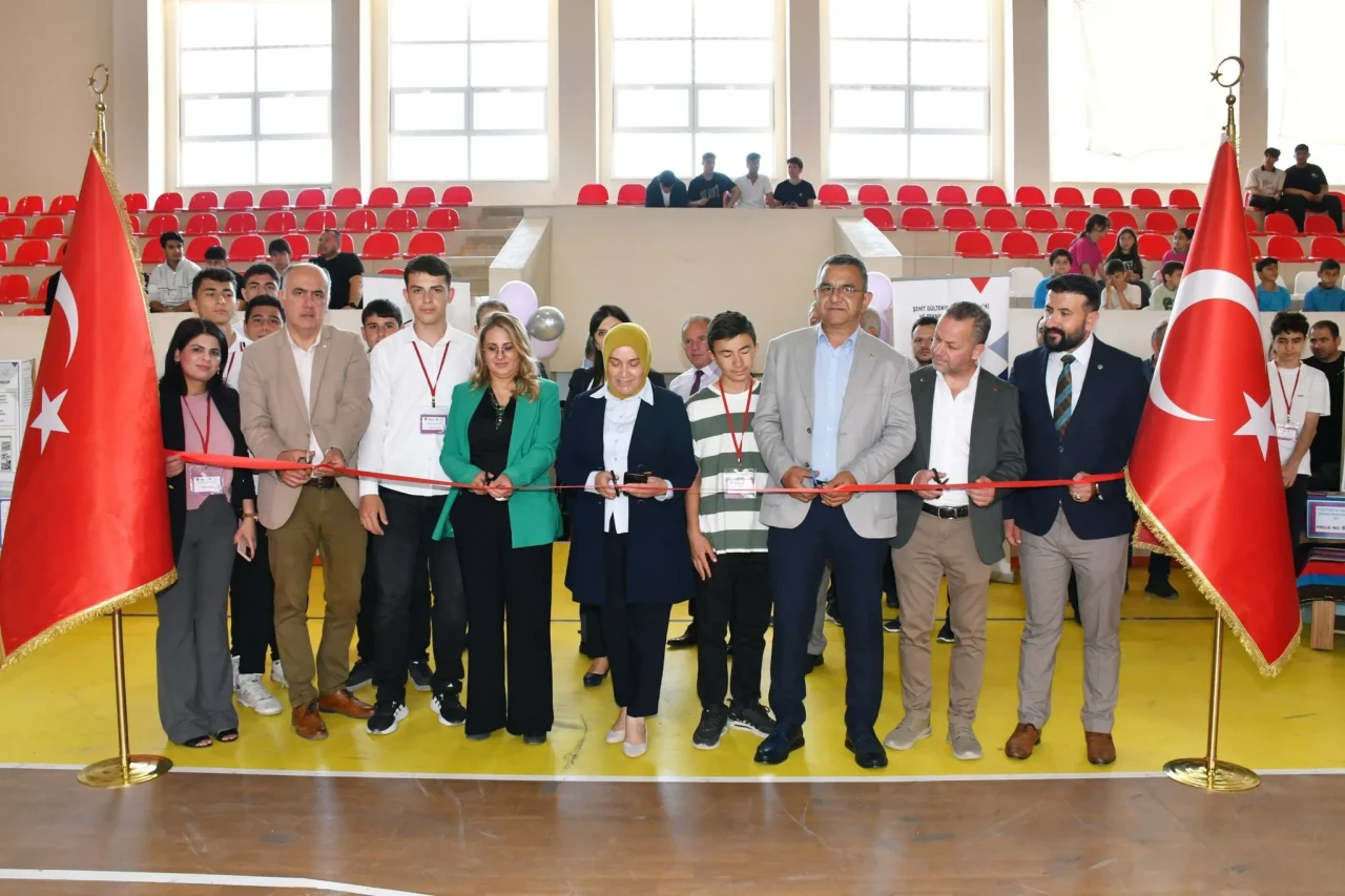 Başkan Vekili Bodur’dan Bilim Fuarına Destek!