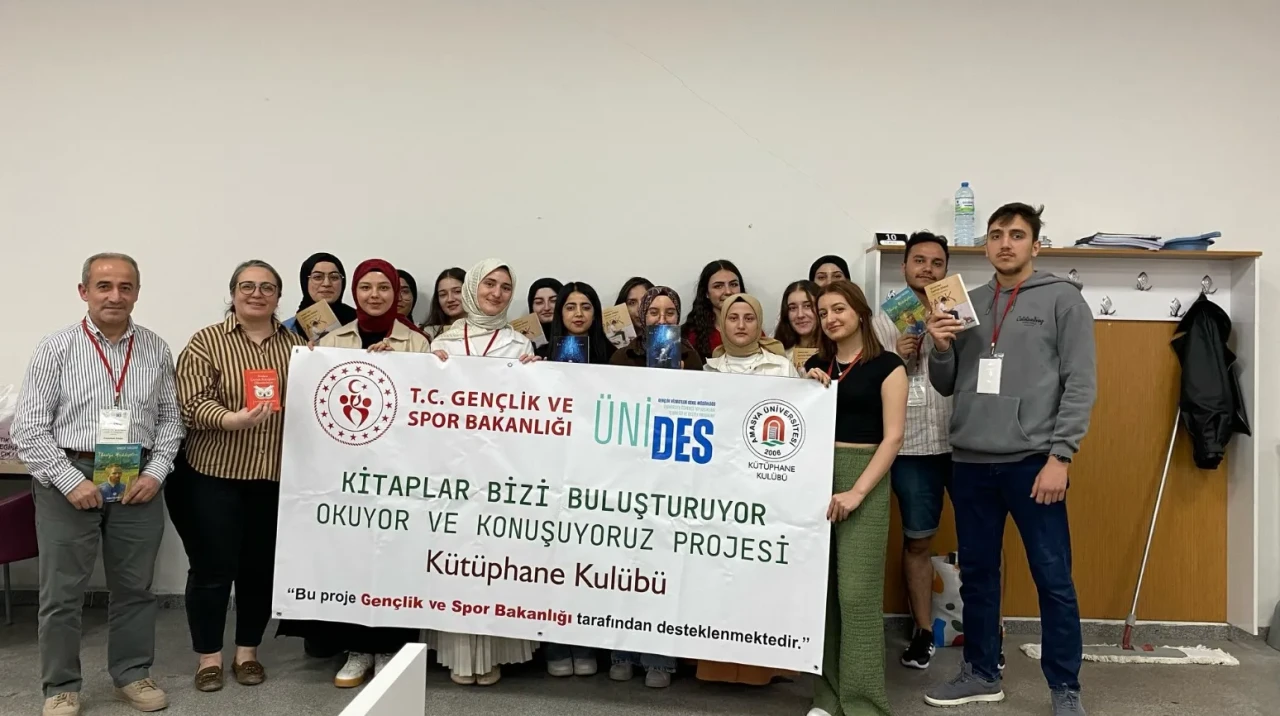 Amasya’da “Kitaplar Bizi Buluşturuyor” Etkinliği: Gençler Okuyor ve Konuşuyor