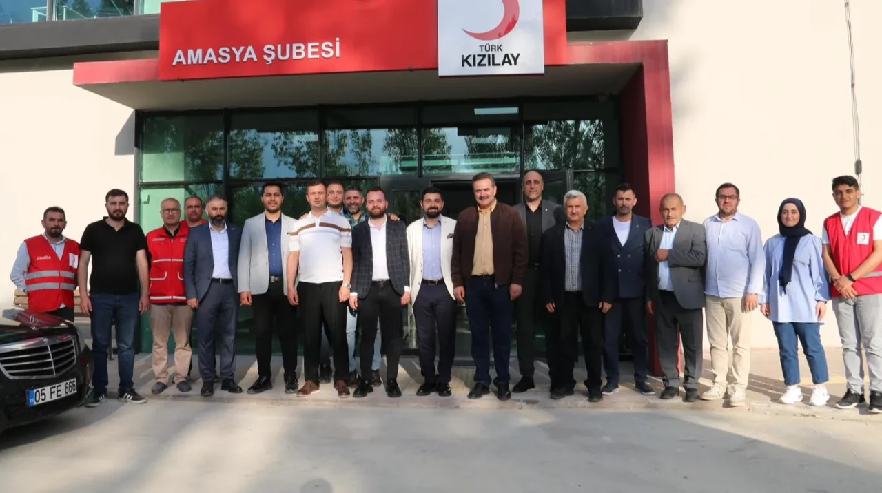 AK Parti Heyetinden Kızılay’a Kurban Desteği