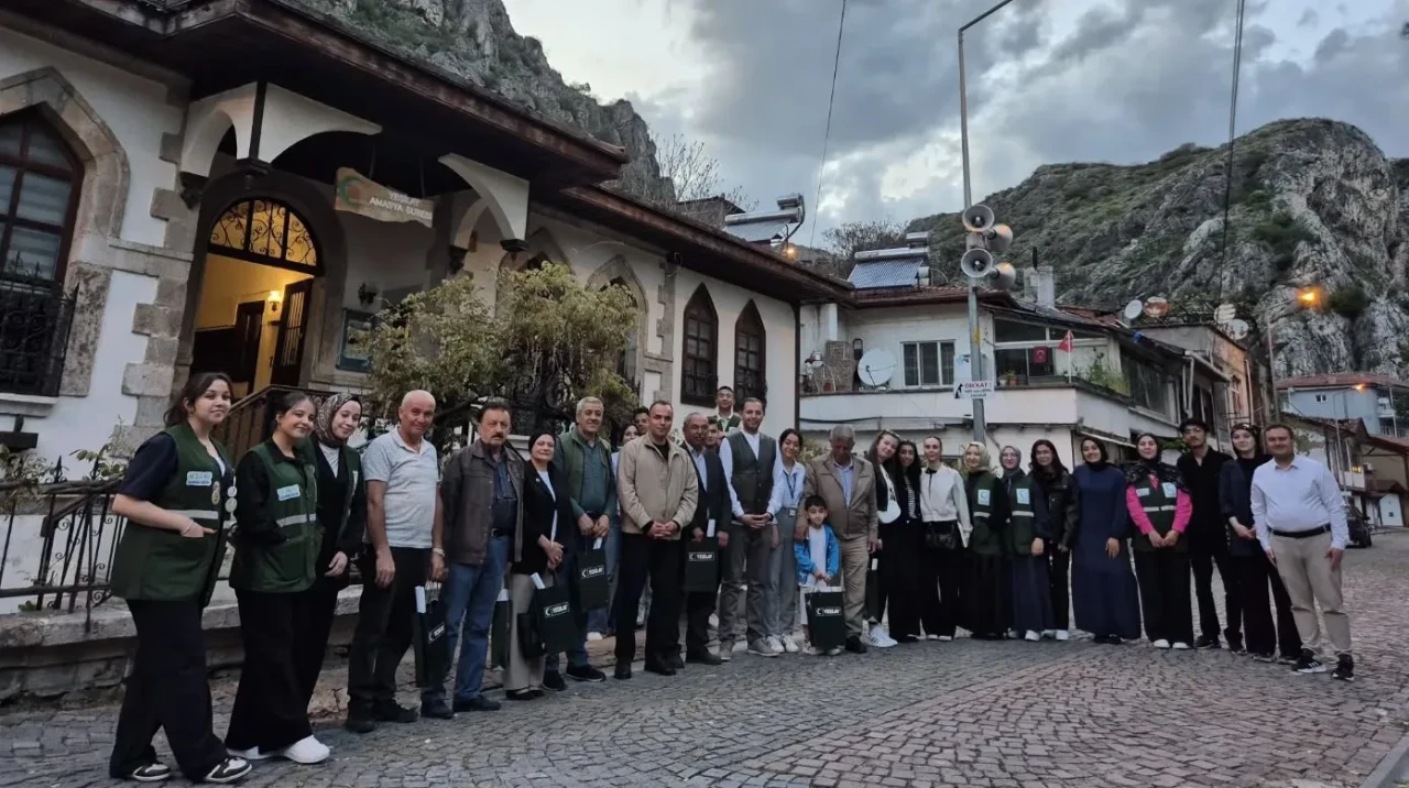 Amasya'lı Muhtarlardan Genç Yeşilay’a İlham!