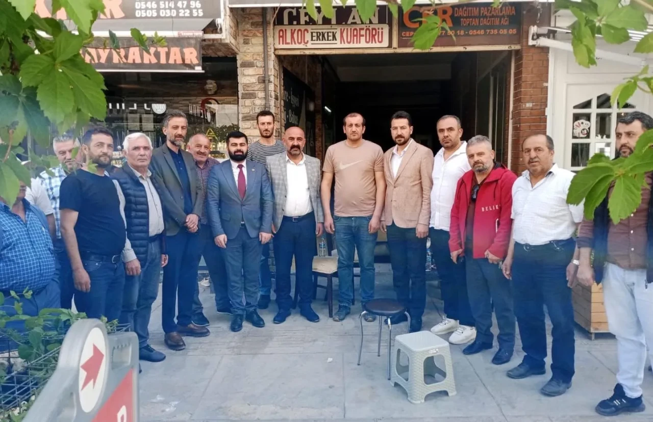 AK Parti ve MHP’den Çay Ocağı İşletmecisine Geçmiş Olsun Ziyareti