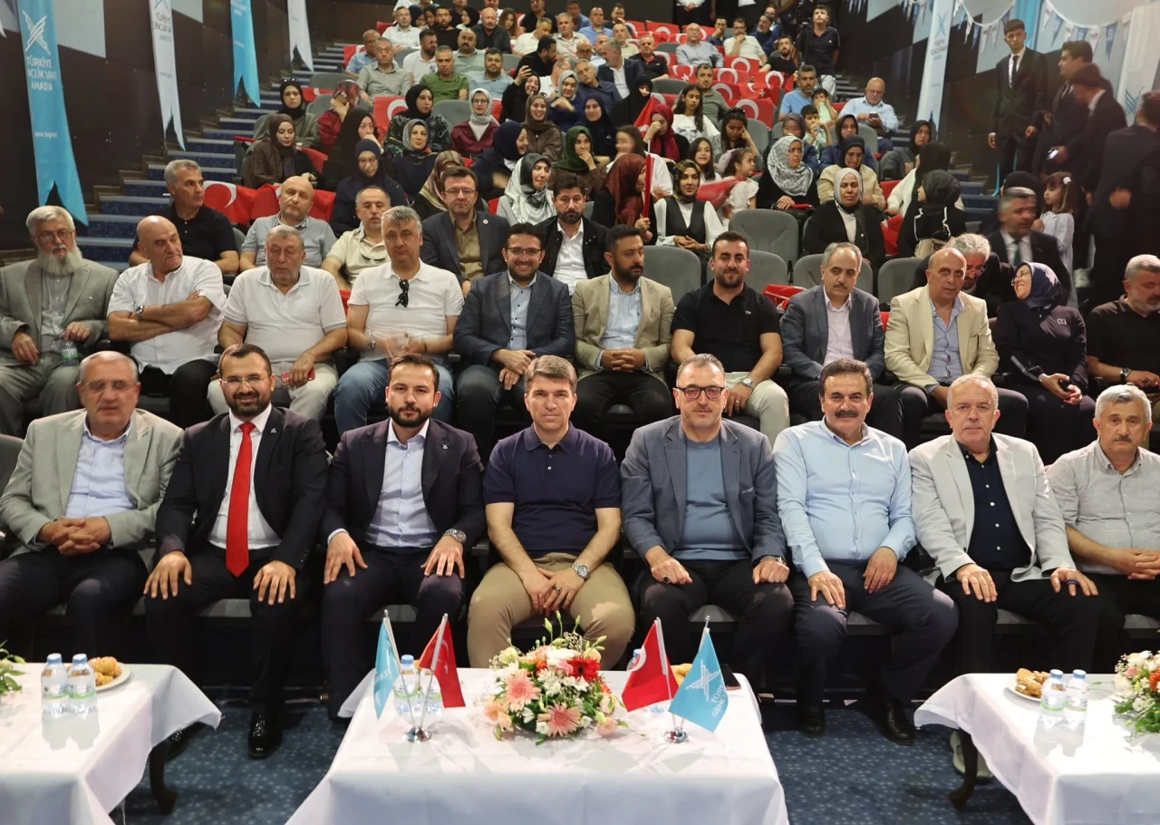 TÜGVA Amasya'da 5. Genel Kurul Heyecanı: Vali ve Vekiller Gençlerle Buluştu