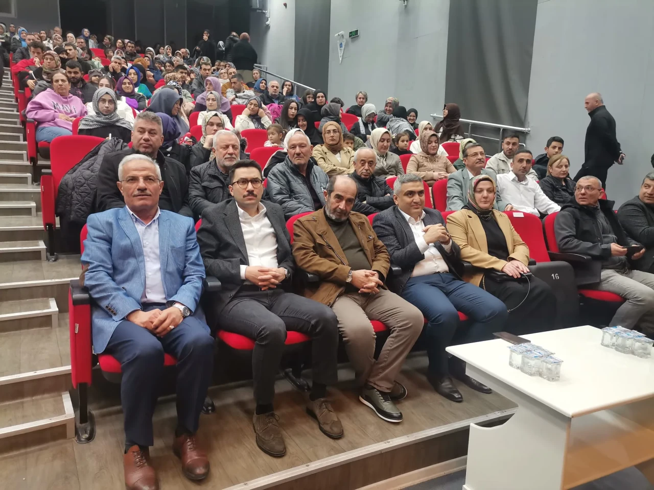 Merzifon’da Divan Edebiyatı ve Tasavvuf Konulu Söyleşi Yoğun İlgi Gördü